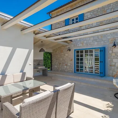 Peran Holiday home